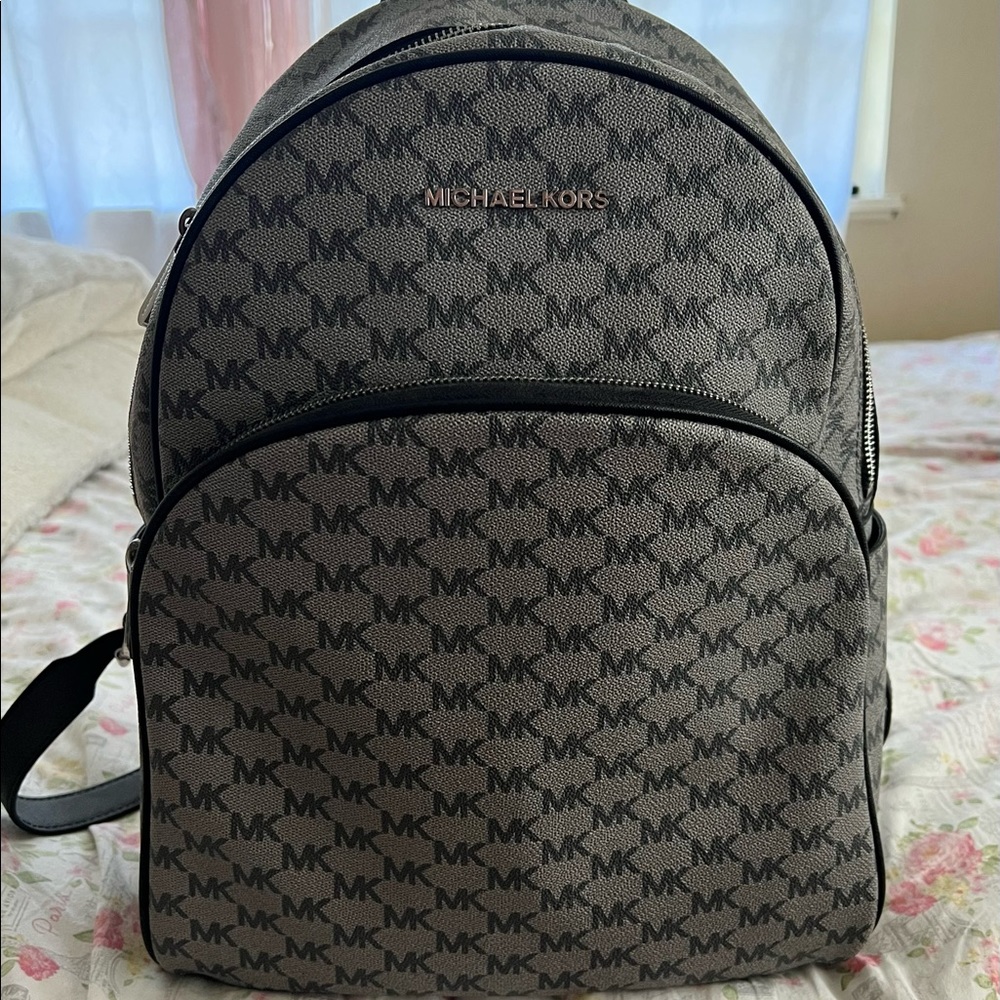 Michael Kors Women's Abbey Mk Signature Large Backpac… Gem
